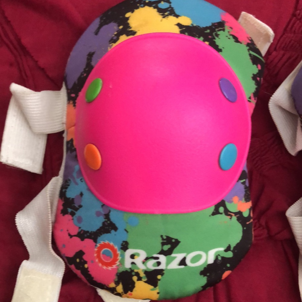 Kids Razor Kneepads🛹🛼🚴‍♀️ - Picture 3 of 4
